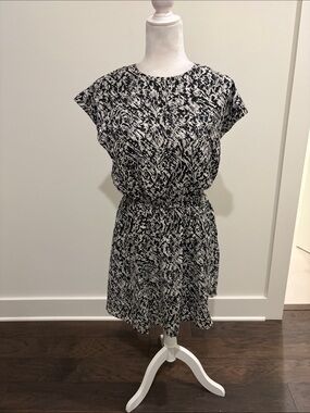 New With Tags Evereve Whitley Dress Sz S